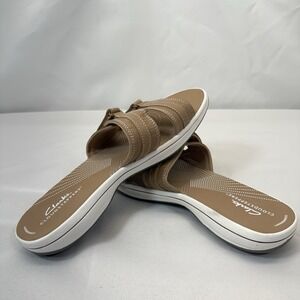 Clarks Breeze Piper Womens Slip On Shoes Warm Beige Size 9M Comfort Lightweight